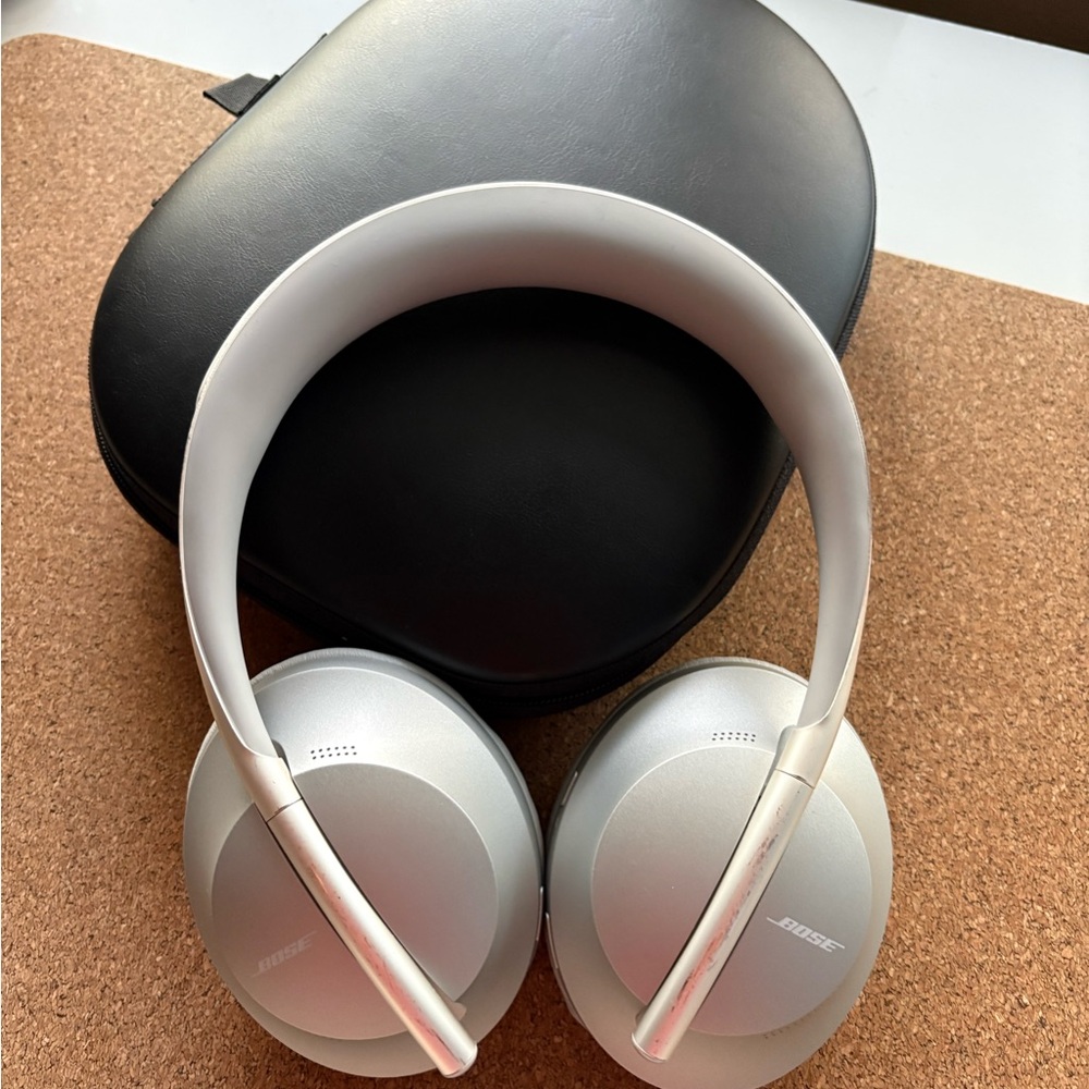 Bose Noise Cancelling Over-Ear Bluetooth Wireless Headphones 700